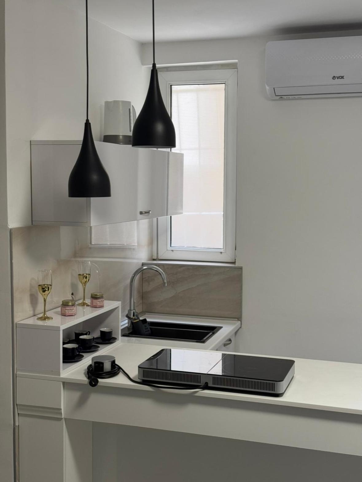 Alexandar13 Appartement Belgrado Buitenkant foto