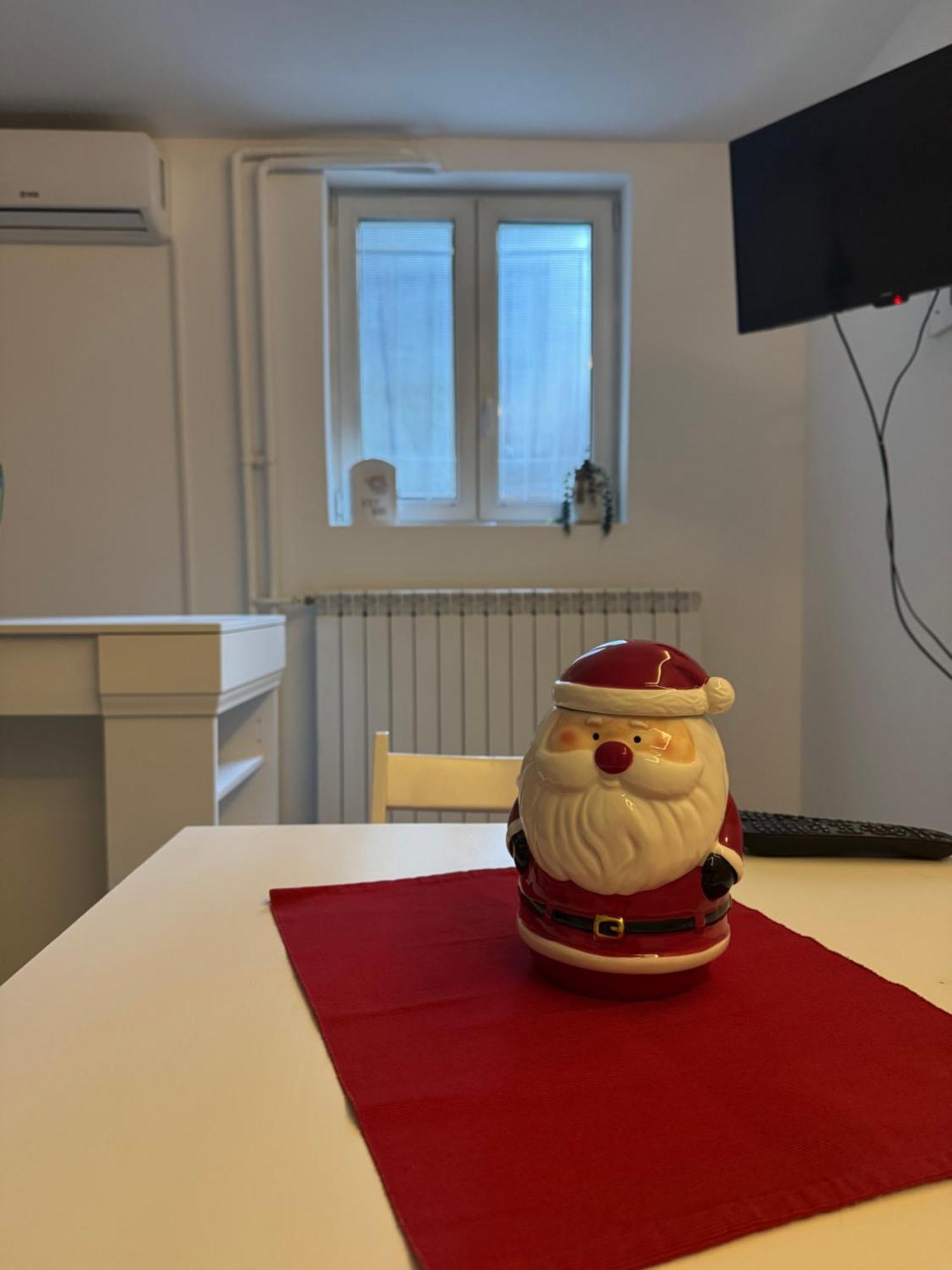 Alexandar13 Appartement Belgrado Buitenkant foto